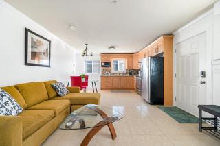 Spacious and Modern Comfort Retreat in Heart of Vancouver - Vancouver - 0