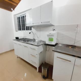 OTIMO CUSTO BENEFICIO - quartos independentes em casa terrea - Campo Grande - 2