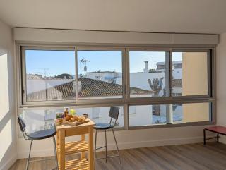 Sol-y-Days Murènes, Grand studio confortable avec parking, proche du centre ville et de la plage - 4