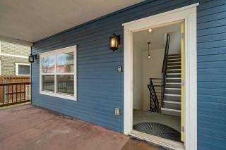 Modern Slate Stylish Loft w Private Balcony - 4