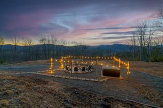 Ridgetop Hideaway 12-Guest Oasis with Hot Tub & Epic Views Near Winery Tours & Trails - Madison - 9