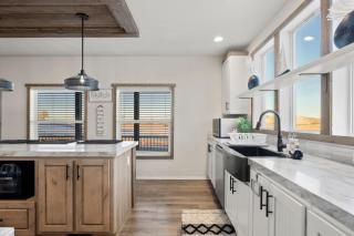 Beautiful New Home - Access to Ideal Beach Resort - 1