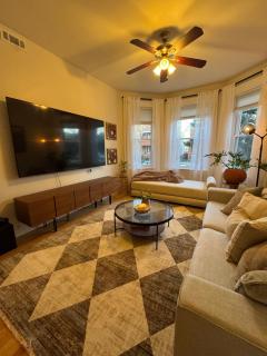 The Avondale Retreat - Chicago - 7