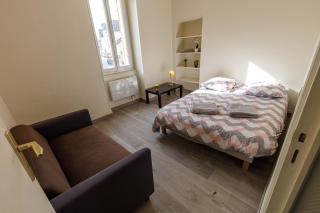 La Place Servant - 5