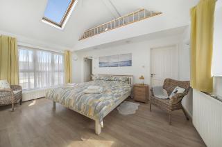 Stunning House Seconds from beach, Sleeps up to 12 - 9