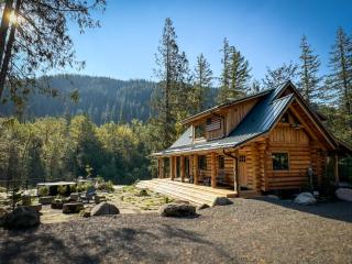 Riverside Retreat - Meredith Lodging - 1