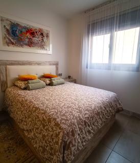 PMT01 - Modern, luxury with heated pool - 2