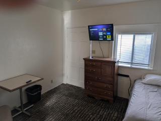 Terry Point Motel - Richfield - 9