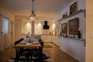 Designer Country Apartment - 9