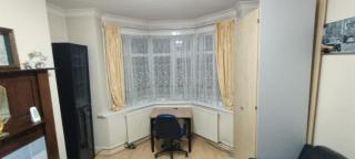 Pembroke - Edgware - 4