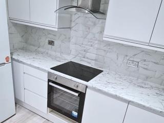 Modern Penge East Apartment - 4