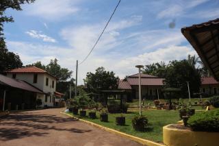 Umang-umang Chalet - - 8