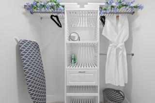 Sweet Pink HouseCozy & QuietNear Beach, Parks - 3