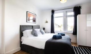 Central - 2 bed apart, high speed wifi, parking - Swindon - 0