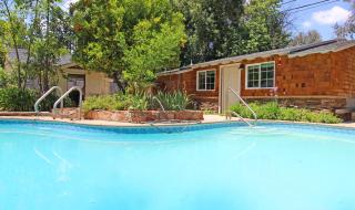 In The Village With Private Entrance - 0