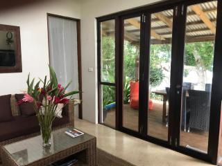 Whispering Palms - Absolute Beachfront Villas - 9