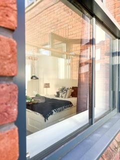 NEW - St James - City Centre Modern Apartment - 7