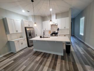 Cozy & Spacious Private Home - Houston - 4