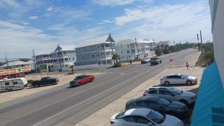 COUPLES GETAWAY, HONEYMOON SWEET, Perfectly Cozy Beach Front Condo with kitchen, pool, free parking,CHECK-IN AT DOOR - Panama City Beach - 1