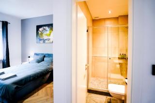 J&JBermudaStay a Luxurious Double-Bedroom with a Private Bathroom and Shared Kitchen in Bochum Center-Bermuda3Eck - 8