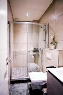 J&JBermudaStay a Luxurious Double-Bedroom with a Private Bathroom and Shared Kitchen in Bochum Center-Bermuda3Eck - 6