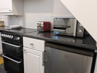 Apartment with Outside Patio and Car Space - Durham - 9