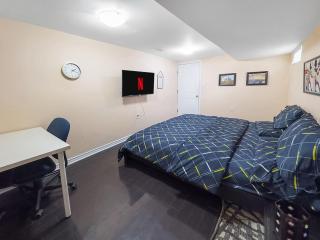 Private - Spacious with Jacuzzi and Great Location - Mississauga - 5