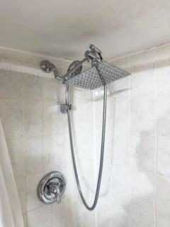 Private - Spacious with Jacuzzi and Great Location - Mississauga - 1