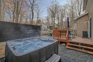 4BR Poconos Escape w Hot Tub, Game Room - PS5 - Tobyhanna - 8