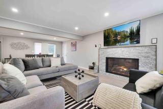 Luxury Modern 6BR Pocono Home Near All Attractions - Tobyhanna - 0