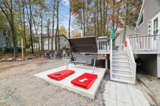 Modern Poconos Central Cozy 5BR Home Game Room - 1