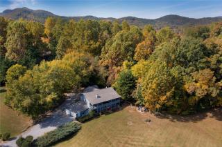 MTN View, Community Pool, Game Room, & Hot Tub! - Pigeon Forge - 1