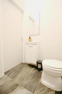 Spacious Cozy 1BR Apt Near to Danube River - Wenen - 2