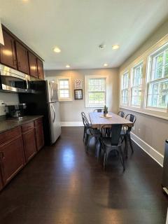 Walk Downtown & River Stylish Cozy Stay w Huge Porch - Saint Charles - 1