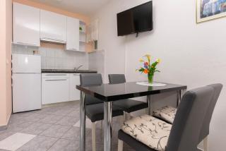Apartments Urlicic - Omiš - 6