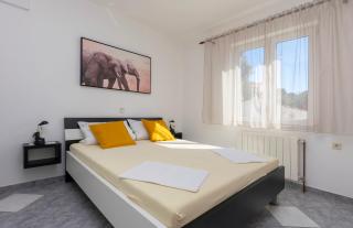 Apartments Urlicic - Omiš - 5