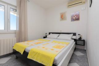 Apartments Urlicic - Omiš (Almissa) - 1