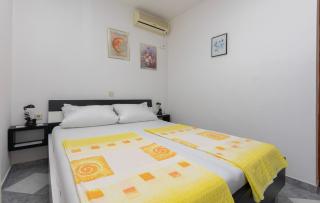 Apartments Urlicic - Omiš - 1