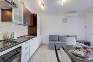 Apartments Rondine - Karigador - 7