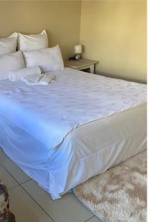 King Room, En-Suite, Near City Centre Windhoek - Windhoek - 6