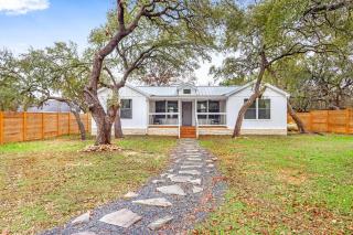 Little White House of Wimberley - 8