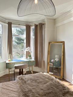 Luxe 4BR Retreat - London - 2