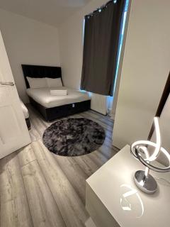Ground floor one bedroom flat miles - Londra - 9