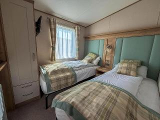 Luxury Lodge With Stunning Full Sea Views At Hopton Ref 80010W - Great Yarmouth - 2