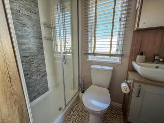 Luxury Lodge With Stunning Full Sea Views At Hopton Ref 80010W - Great Yarmouth - 1
