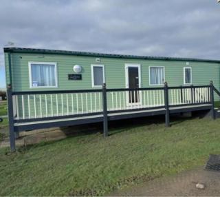 8 Berth Caravan With Decking At California Cliffs Near Scratby Beach Ref 50002E - Great Yarmouth - 9