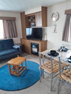 6 Berth Caravan For Hire In Essex, Seawick Holiday Park Ref 27016R - Clacton-on-Sea - 9