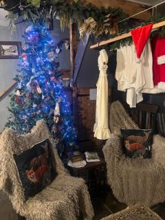 Travel Back in Time Fairy Cottage on the Cobbles an Experience Property - 0