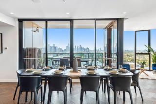 Complete Host Nine Elm Apartments - 1