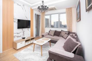 City center lux 2bdr apt with garage - 0